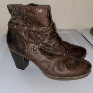 Bare Traps ankle boots size 10